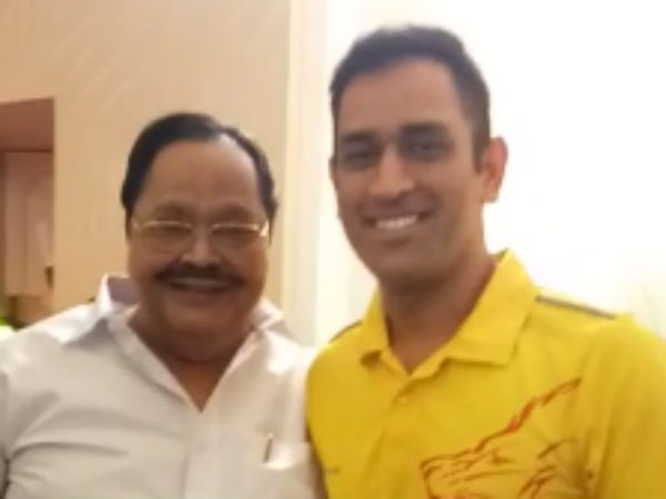 Durai Murugan wishes Dhoni Durai Murugan wishes Dhoni