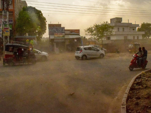 வாகனங்கள் சேதம்
