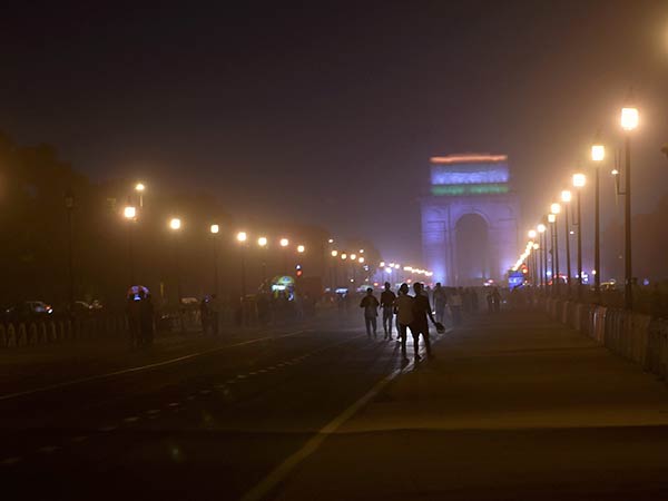 Two flights canceled from Chennai to Delhi by the sand storm Two flights canceled from Chennai to Delhi by the sand storm