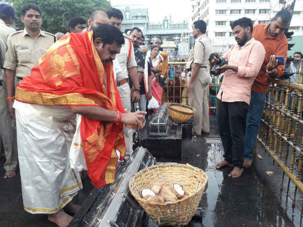 முதல்வருக்கு எதிராக