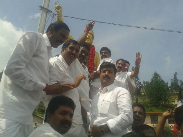 Welcome to the Chief Minister in Nilgiris Welcome to the Chief Minister in Nilgiris