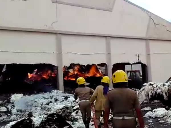 Fire at Cotton Godown at Alangulam Fire at Cotton Godown at Alangulam