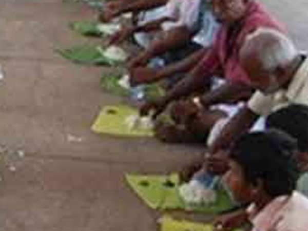 Thiruchendur people fell ill after eating free meal Thiruchendur people fell ill after eating free meal