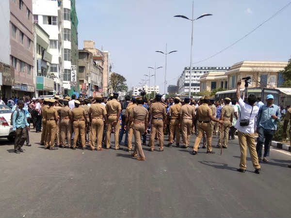 Marina Road Blocked due to Jacto Geo Protest Marina Road Blocked due to Jacto Geo Protest