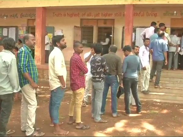 Karnataka Election: Free Coffee, Dosa, Internet, How Bengalurians attract voters Karnataka Election: Free Coffee, Dosa, Internet, How Bengalurians attract voters