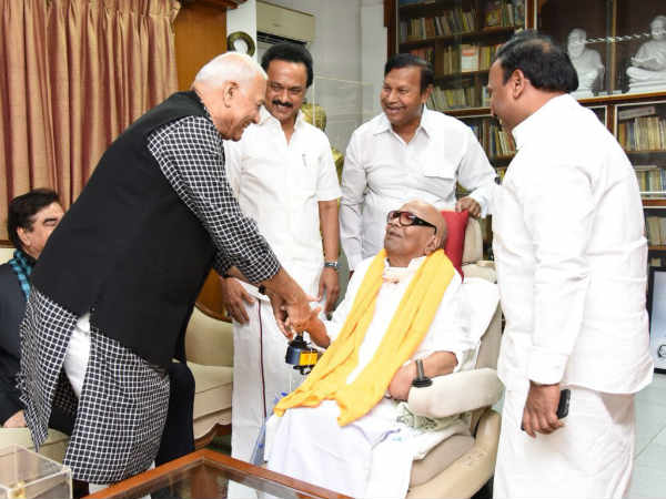 Yashwant sinha meets karunanidhi and stalin Yashwant sinha meets karunanidhi and stalin