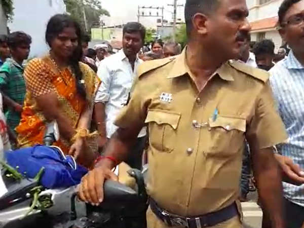 public attack on lady in coimbatore public attack on lady in coimbatore