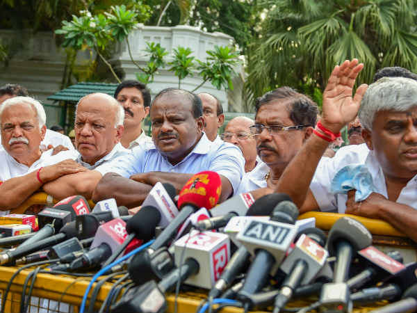 Kumarasamy demands Governor should invite them to form govt Kumarasamy demands Governor should invite them to form govt