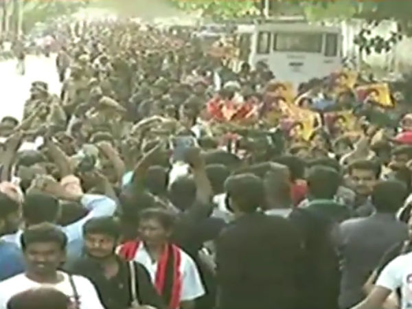Thousands of Youngsters on May 17 Movement memorial at Marina Thousands of Youngsters on May 17 Movement memorial at Marina