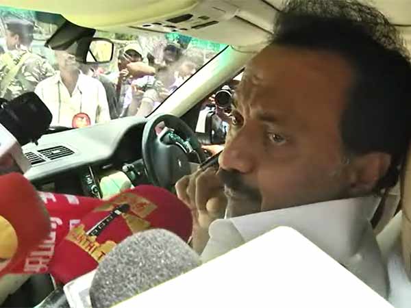 TN Government should help to Students, says Stalin TN Government should help to Students, says Stalin
