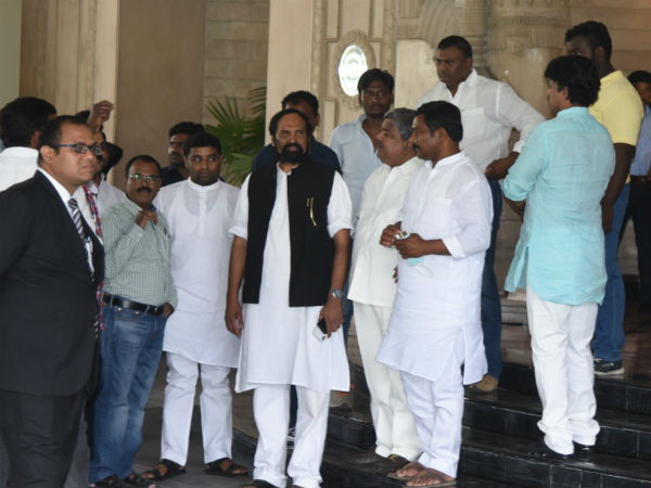 BJP called Congress and JDS MLAs to jump the wall of resort and board the BJP car BJP called Congress and JDS MLAs to jump the wall of resort and board the BJP car
