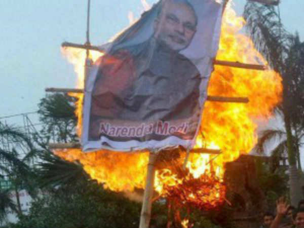 Indian Democratic Youth Association burnt PM Modis Effigy in salem Indian Democratic Youth Association burnt PM Modis Effigy in salem