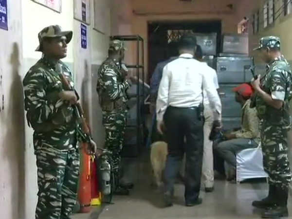 Karnataka election result: Heavy Police protection in the state Karnataka election result: Heavy Police protection in the state