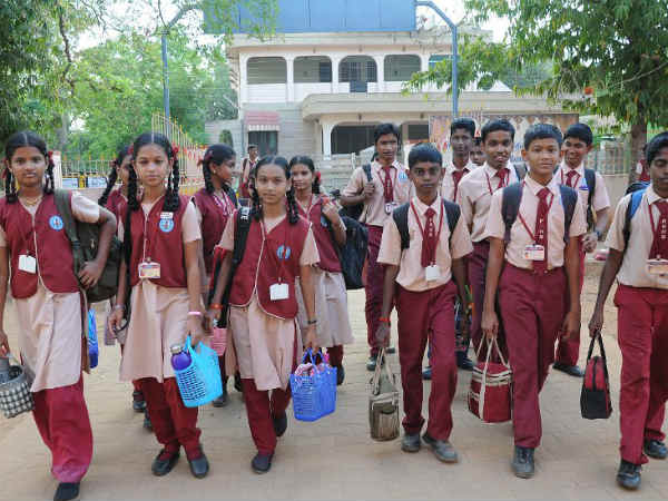 Tamilnadu govt decided to close 800 govt schools? Tamilnadu govt decided to close 800 govt schools?