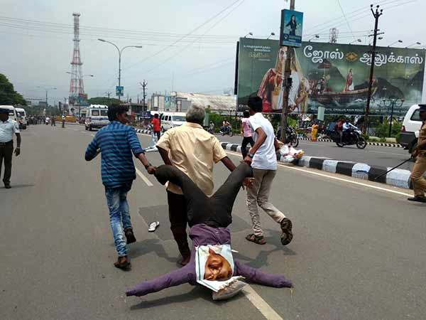 Salem Dyfi cadress alleges police harassment Salem Dyfi cadress alleges police harassment