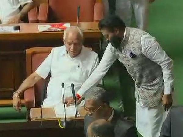 எனது மனைவியின் குரல் அல்ல