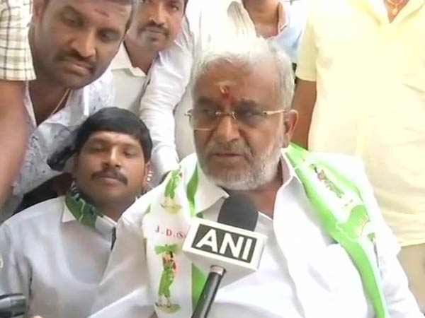 Siddaramaiah looses because of his loose talks says GT Devegowda Siddaramaiah looses because of his loose talks says GT Devegowda