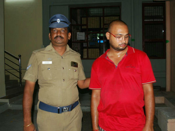 Girl Sexually Harassed By The Driver Near Erode Girl Sexually Harassed By The Driver Near Erode