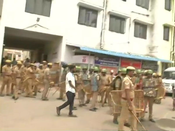 Protest aganist TN Government over Pudhucherry on Thoothukudi issue Protest aganist TN Government over Pudhucherry on Thoothukudi issue