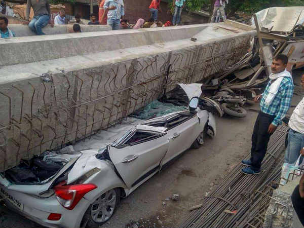 A Flyover collapses in Varanasi- 12 people died A Flyover collapses in Varanasi- 12 people died