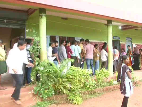 தலித்துகள் குற்றச்சாட்டு