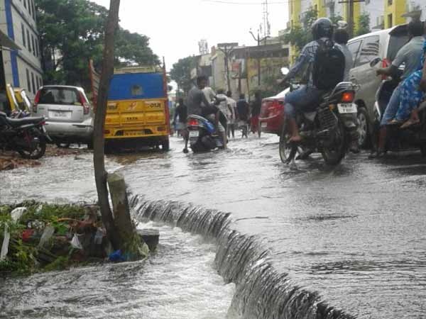 Heavy rain hits in Nellai District: Normalcy affects Heavy rain hits in Nellai District: Normalcy affects