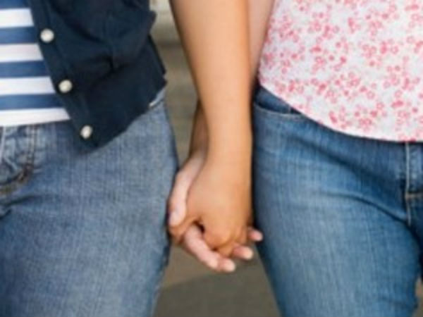 gujarat lesbian couple commits suicide with child gujarat lesbian couple commits suicide with child