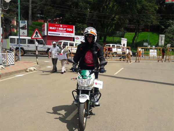 A woman who started a bike ride uged to protect the nature A woman who started a bike ride uged to protect the nature