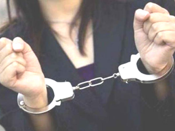 40 Sovereign jewelery, 2 lakh cash stolen in Kayalpatinam 40 Sovereign jewelery, 2 lakh cash stolen in Kayalpatinam