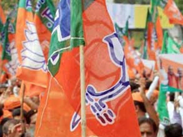 BJP opposition to fish market in Muthupettai BJP opposition to fish market in Muthupettai