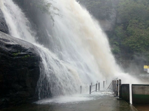Heavy rain tourists ban in Falls Heavy rain tourists ban in Falls