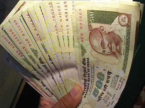 A man who had two hundred and half lakh rupees was arrested in Vellore A man who had two hundred and half lakh rupees was arrested in Vellore