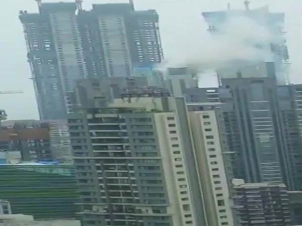 Fire breaks out at residential in Mumbais Worli Fire breaks out at residential in Mumbais Worli