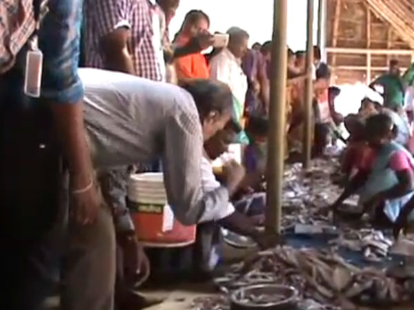Food Safety Officers Examination in Paramakudi fish Market Food Safety Officers Examination in Paramakudi fish Market
