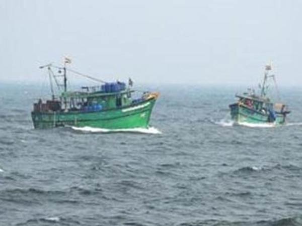 CM Edappadi Palanisamy wrote letter to PM to save Fishermen CM Edappadi Palanisamy wrote letter to PM to save Fishermen