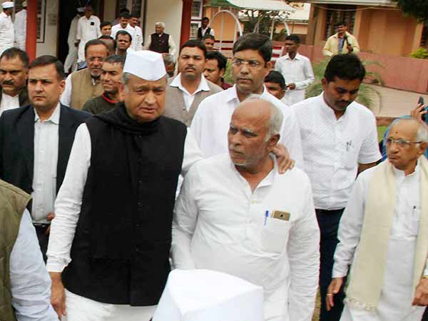 Resort politics returns in Gujarat Resort politics returns in Gujarat