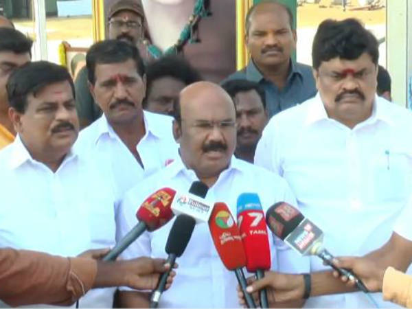 சிங்கம் புலியுடன் வாழ்ந்திருக்கிறேன்