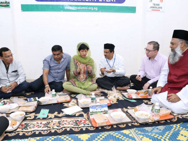JMC alumni conducts Iftar party in Singapore JMC alumni conducts Iftar party in Singapore