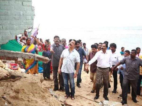 Kamal meets Pattinapakkam fishing families after got a complaint in Whistle App Kamal meets Pattinapakkam fishing families after got a complaint in Whistle App