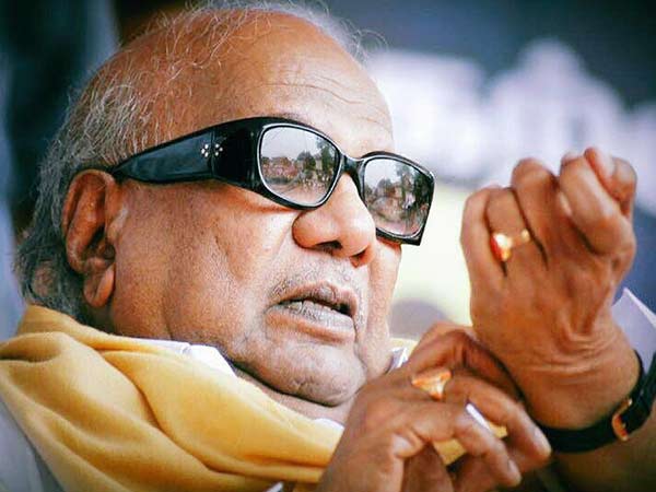 தொண்டர்களின் பற்றற்ற பாசம்
