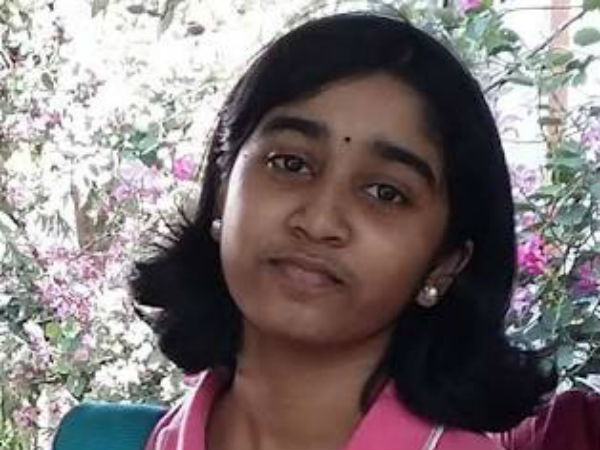 பாராட்ட வேண்டும்