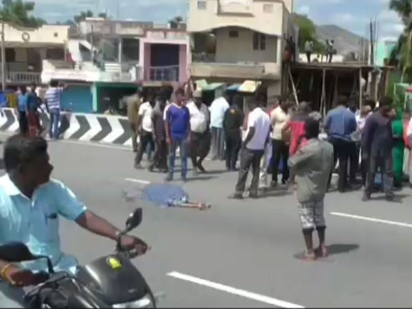 A luxury car kills the old man in Krishnagiri A luxury car kills the old man in Krishnagiri