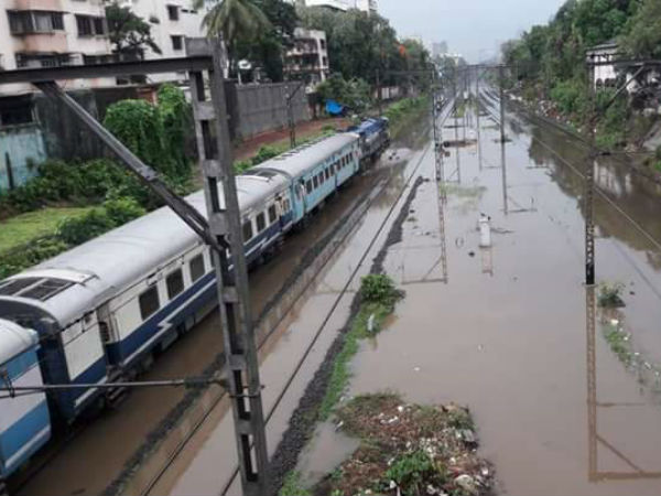 கொட்டும் மழை