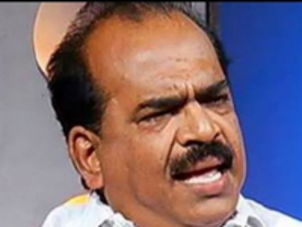 புறக்கணிப்பதாக நினைத்தார்.