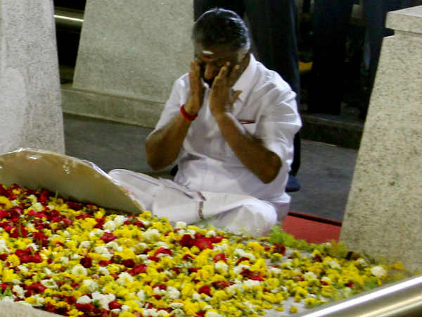 தர்மயுத்தம் தொடக்கம்