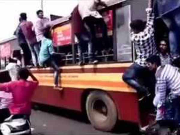 சிறையில் அடைப்பு
