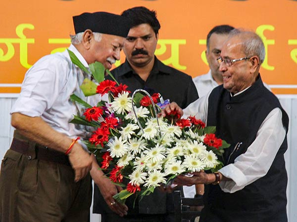 Pranab Mukherjee Praises KB Hedgewar in RSS meet, Creates new Strom in Congress Pranab Mukherjee Praises KB Hedgewar in RSS meet, Creates new Strom in Congress