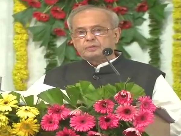 Pranab Mukherjee RSS Meet: Visits its founder KB Hedgewars birthplace in Nagpur Pranab Mukherjee RSS Meet: Visits its founder KB Hedgewars birthplace in Nagpur