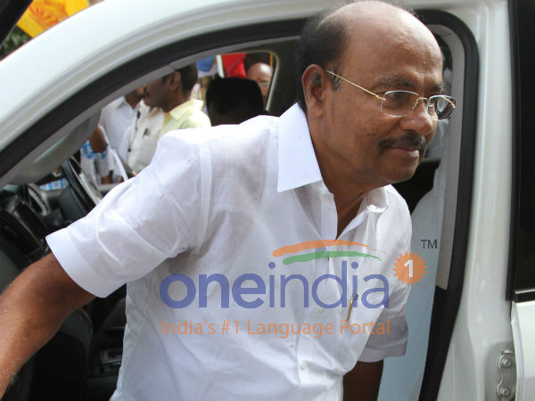  பெட்ரோல், டீசல் விலைக்குறைப்பில் தமிழக அரசும் கேரளாவை பின்பற்ற வேண்டும்: ராமதாஸ் 
