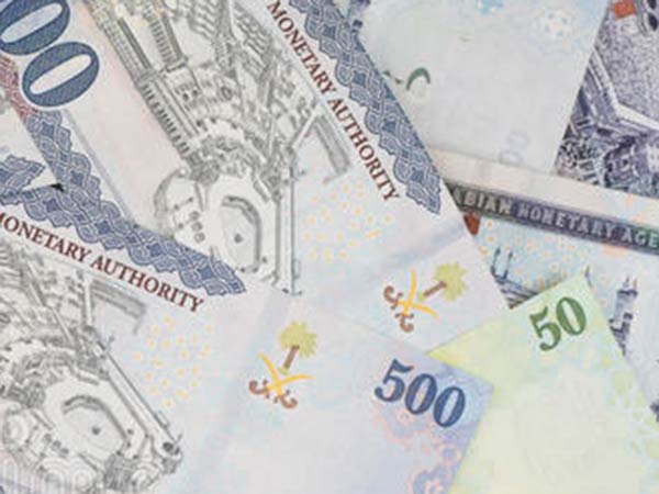 Rs.8.44 lakh worth of Saudi riyal confiscated in Trichy Airport Rs.8.44 lakh worth of Saudi riyal confiscated in Trichy Airport